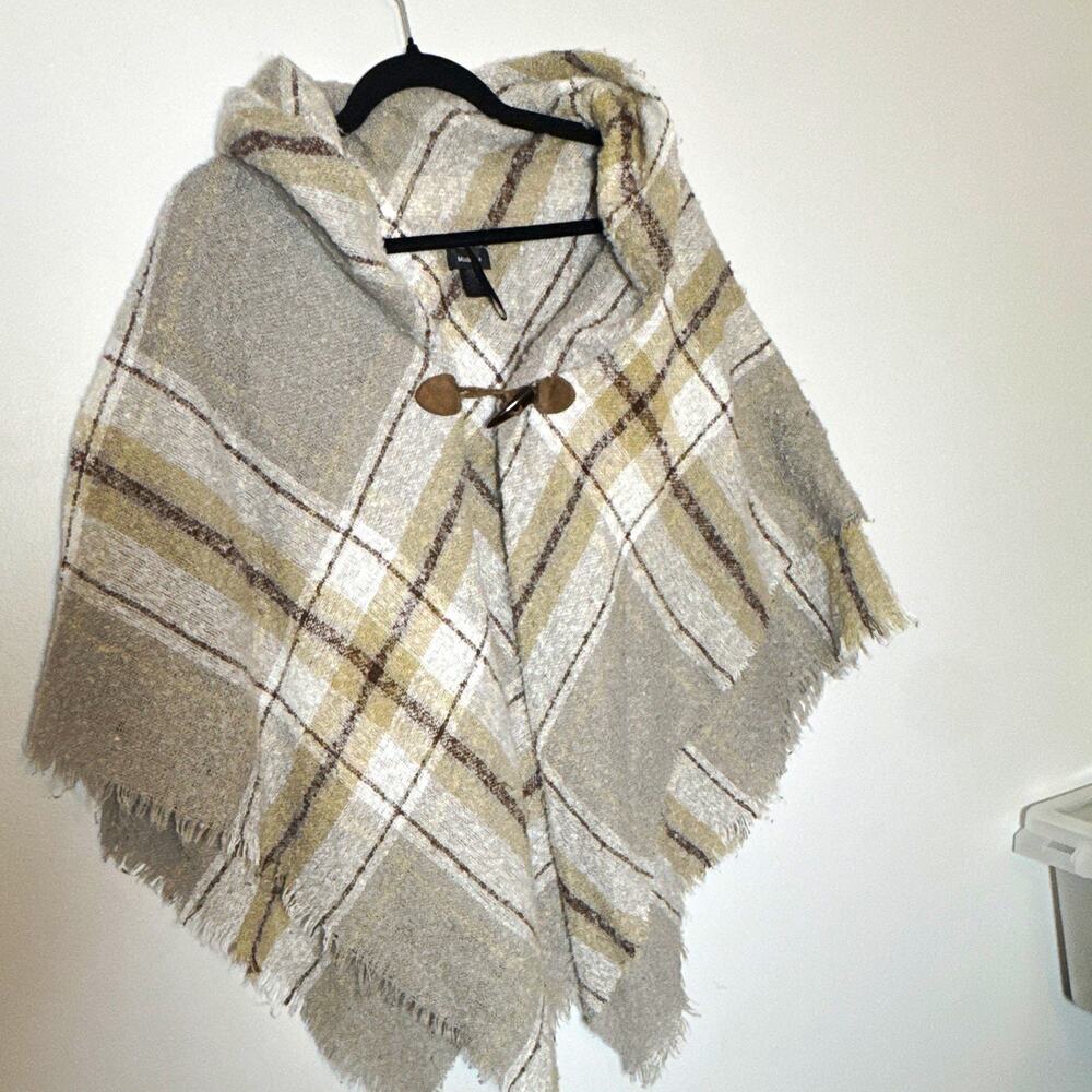 Modena Plaid Knit Shawl Wrap w/ Fringe Toggle, Gray Beige White Brown